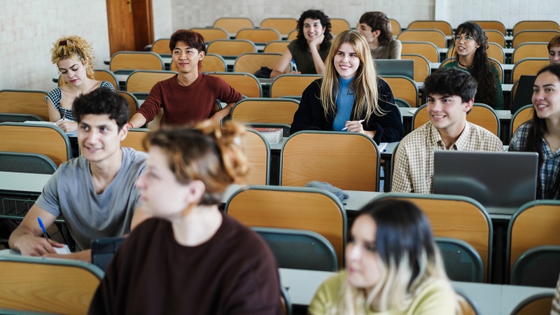 Studierende in einer Vorlesung